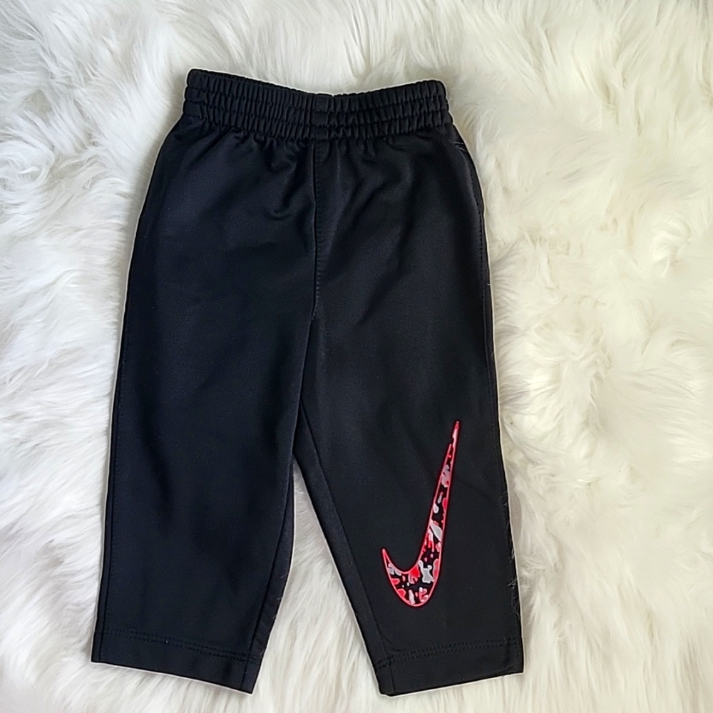 NIKE infant swatpants/joggers